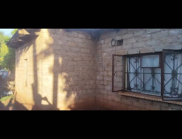 3 BEDROOM HOUSE FOR SALE IN SHAYANDIMA